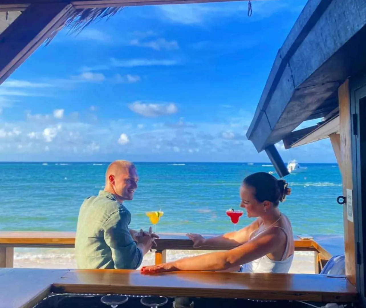 Hotel Vacation Studios With Rooftop Pool, Beach Club, Restaurants - Playa Los Corales Punta Cana