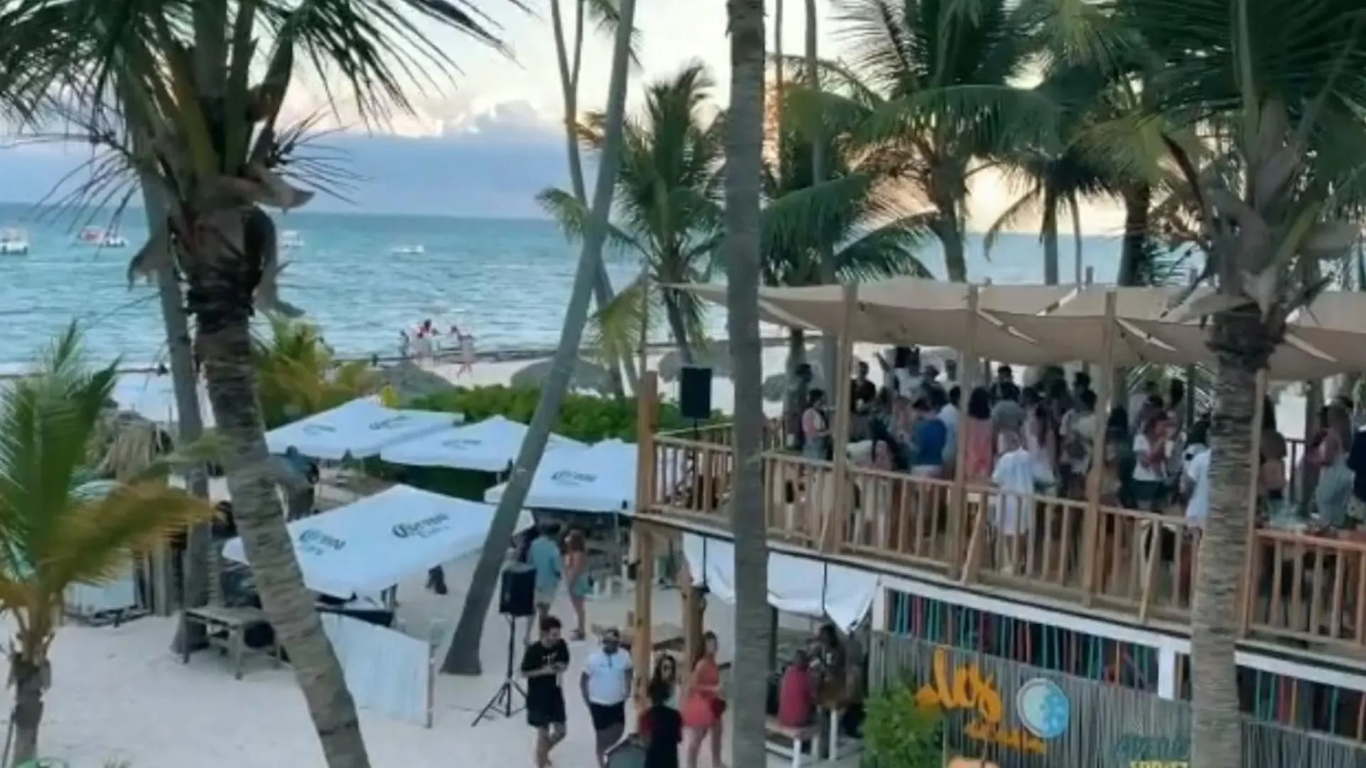Hotel Vacation Studios With Rooftop Pool, Beach Club, Restaurants - Playa Los Corales Punta Cana