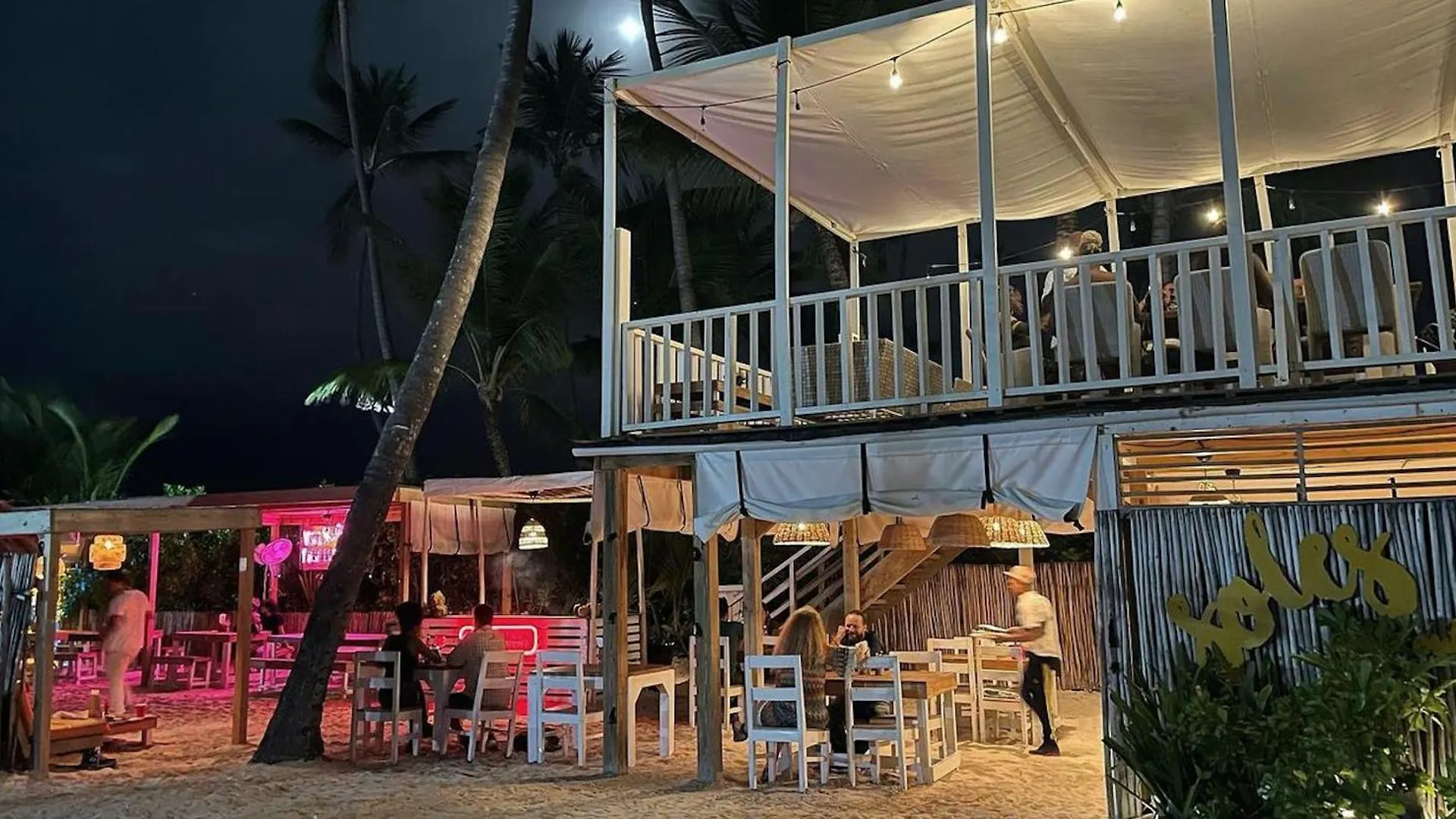 Vacation Studios With Rooftop Pool, Beach Club, Restaurants - Playa Los Corales Punta Cana