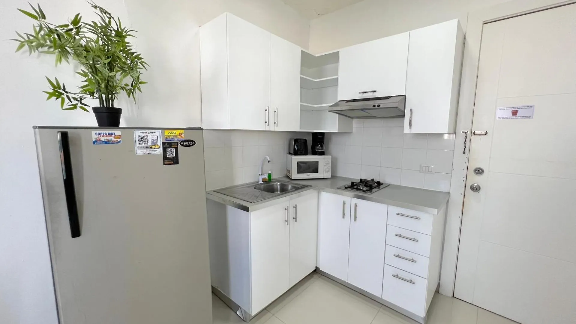 Vacation Studios With Rooftop Pool, Beach Club, Restaurants - Playa Los Corales Punta Cana